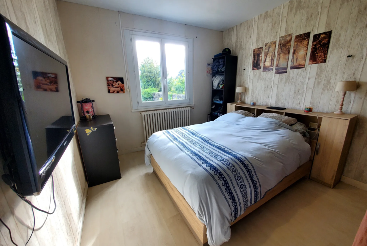 Maison spacieuse de 205 m² à Fresnay sur Sarthe - 168 000 euros 