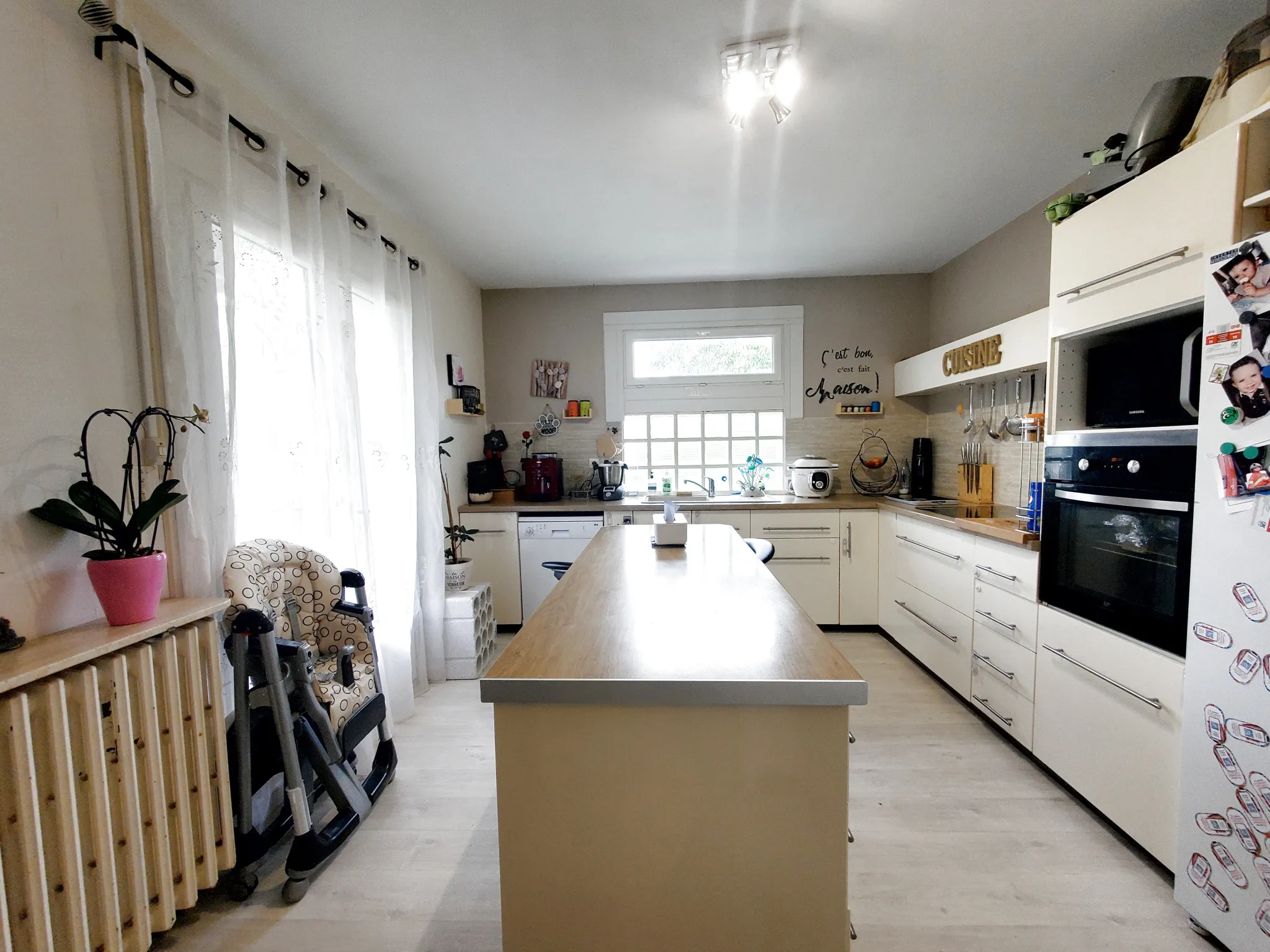 Maison spacieuse de 205 m² à Fresnay sur Sarthe - 168 000 euros 