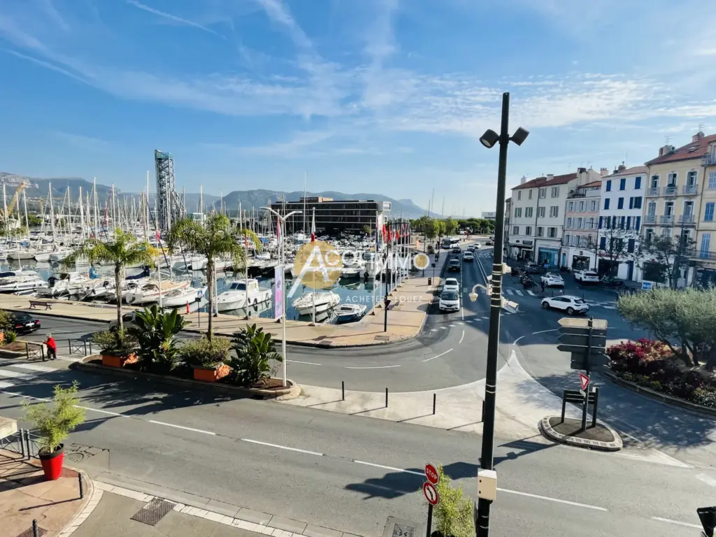 Appartement T4 rénové avec vue sur le port de La Seyne-sur-Mer