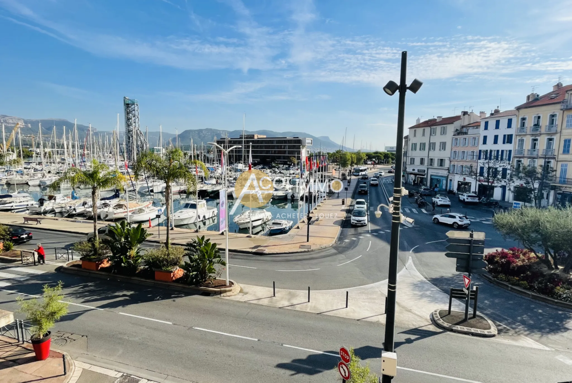 Appartement T4 rénové avec vue sur le port de La Seyne-sur-Mer 