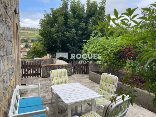 Maison en Pierre de Type 8 avec Jardin à St Georges de Luzencon