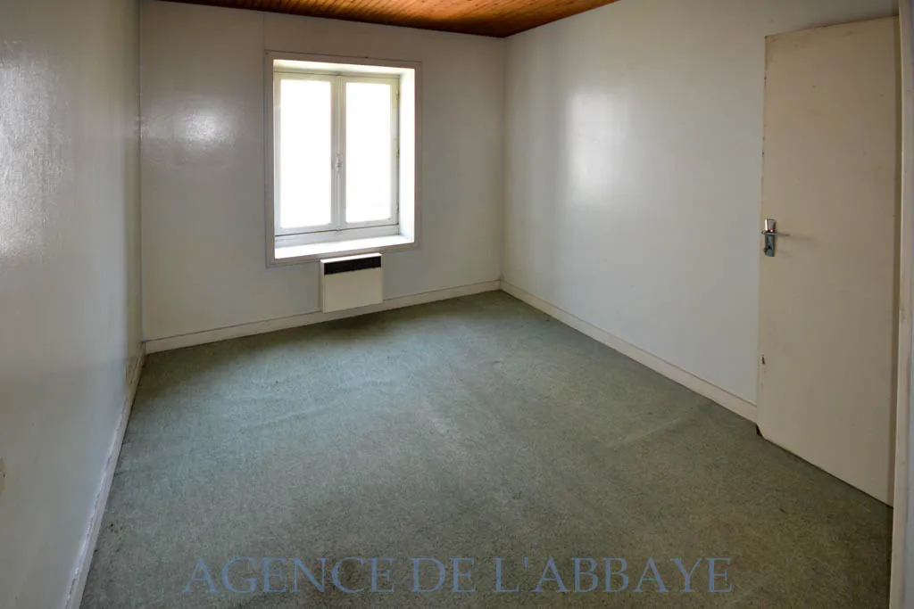 À vendre : Maison de 60 m² à Gémozac avec 2 garages 