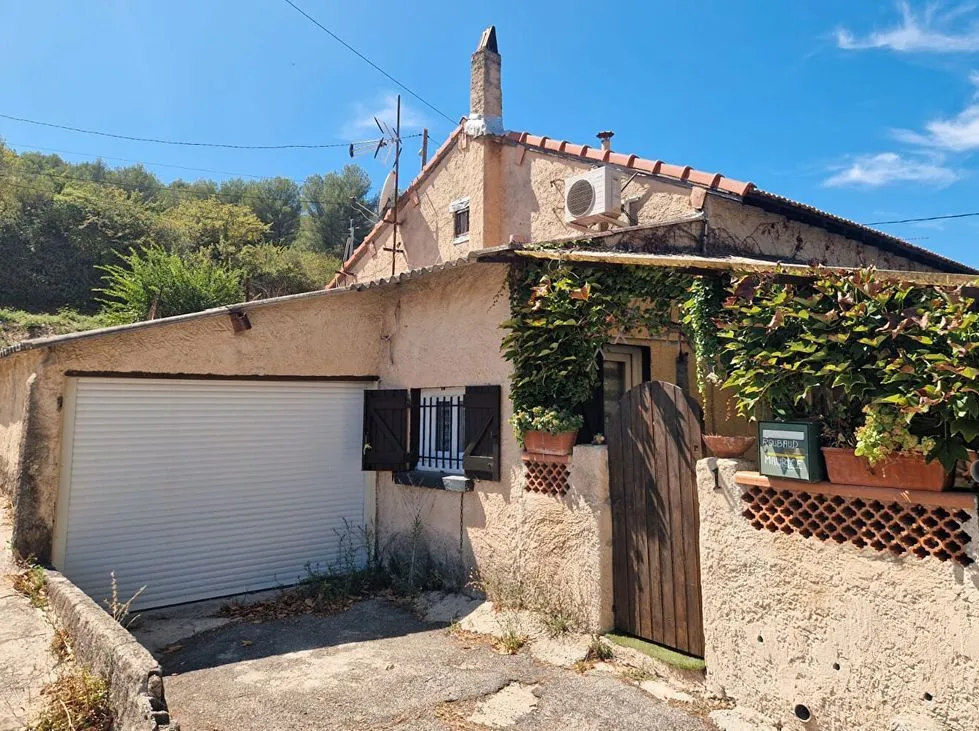 Maison à vendre à Gardanne avec terrasse et jardin 