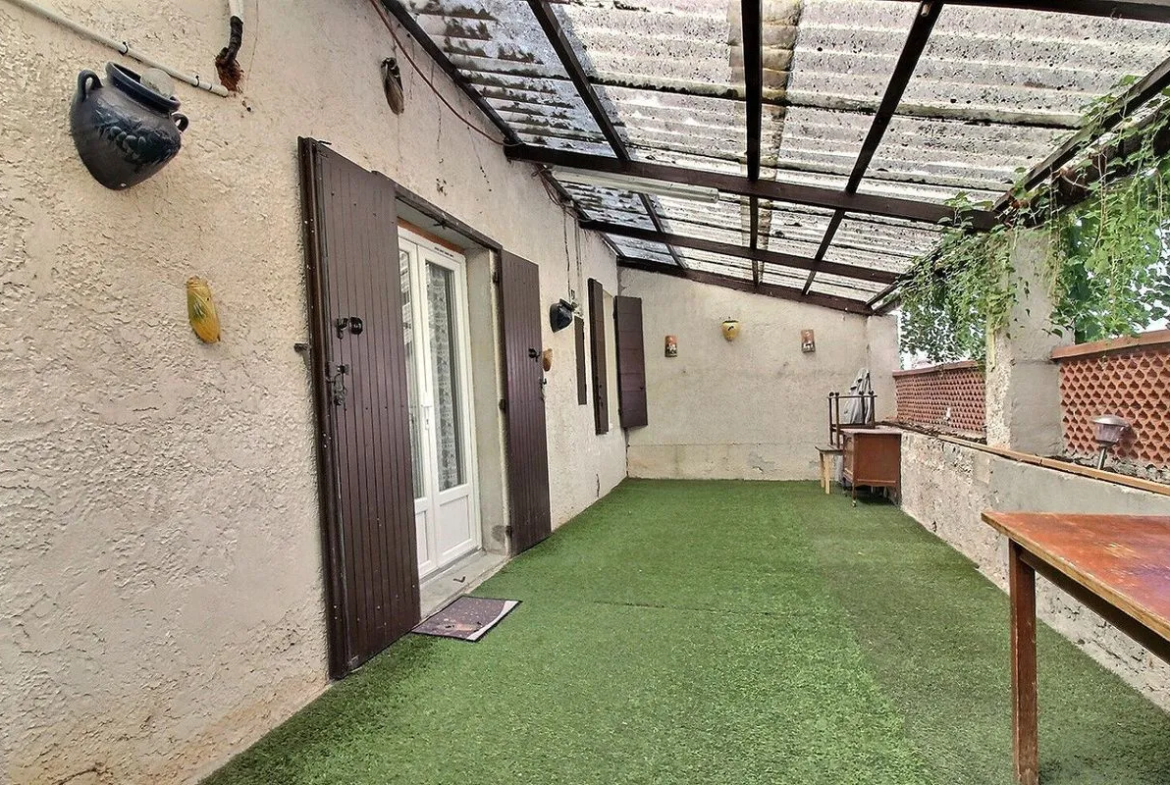 Maison à vendre à Gardanne avec terrasse et jardin 