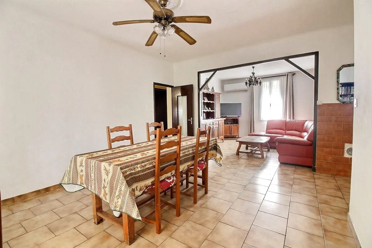 Maison à vendre à Gardanne avec terrasse et jardin 