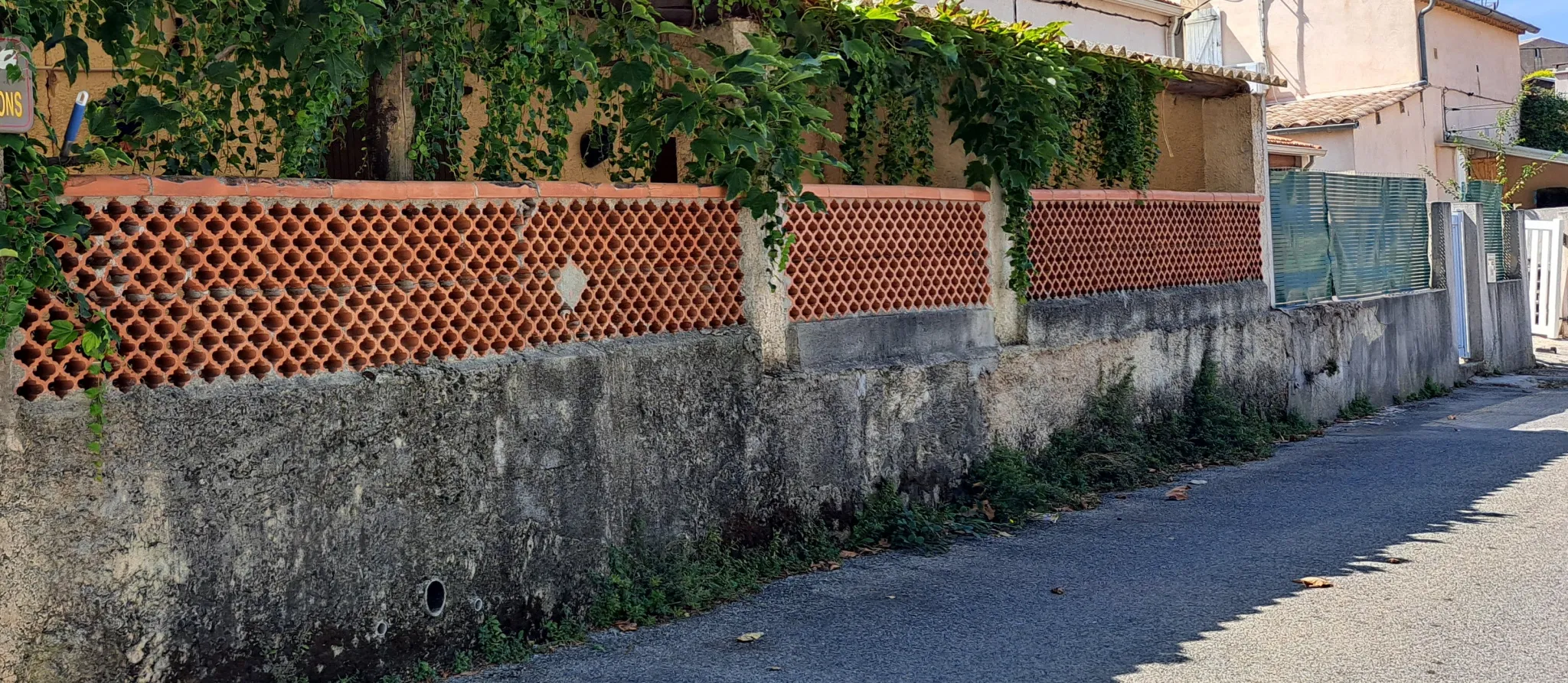 Maison à vendre à Gardanne avec terrasse et jardin 