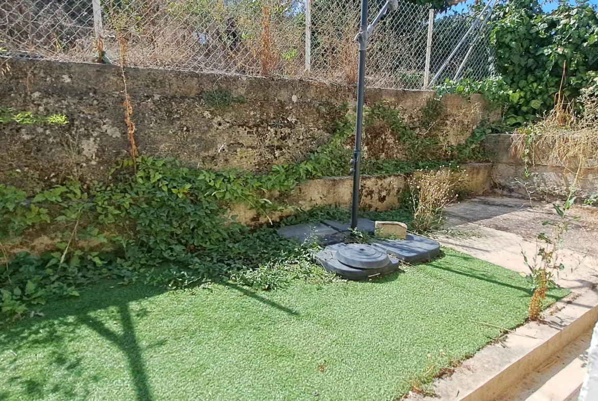 Maison à vendre à Gardanne avec terrasse et jardin 