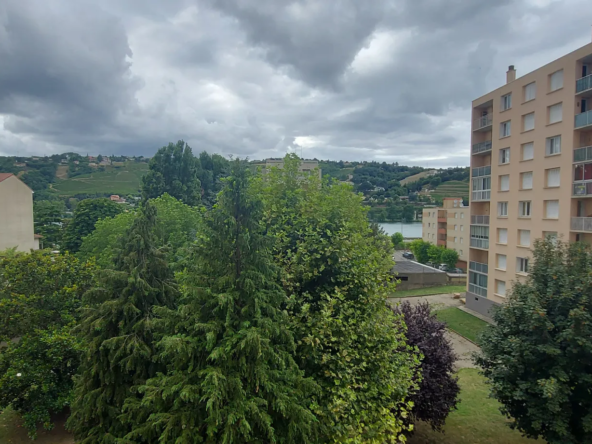 Appartement T4 lumineux avec balcon à Vienne Sud