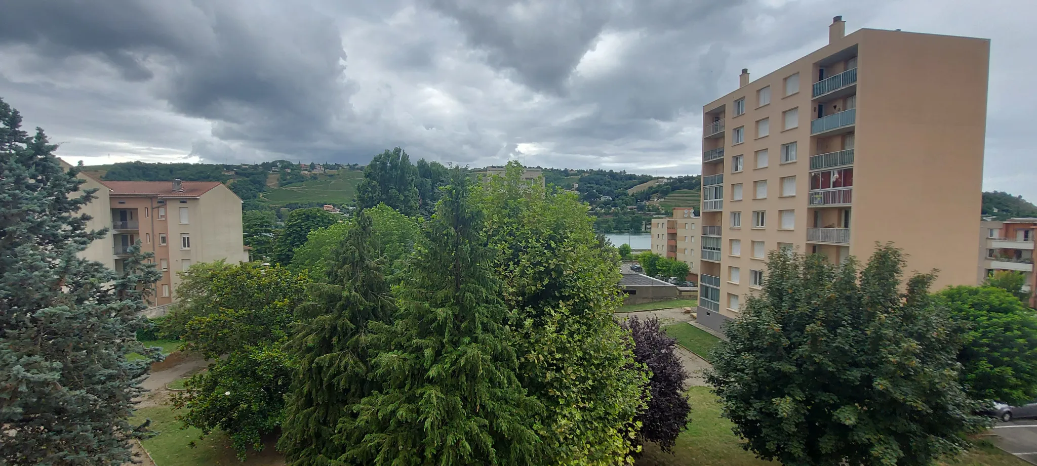 Appartement T4 lumineux avec balcon à Vienne Sud 