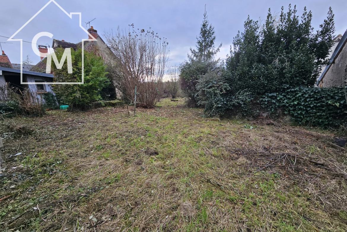 Maison de ville avec jardin à vendre à Garigny 