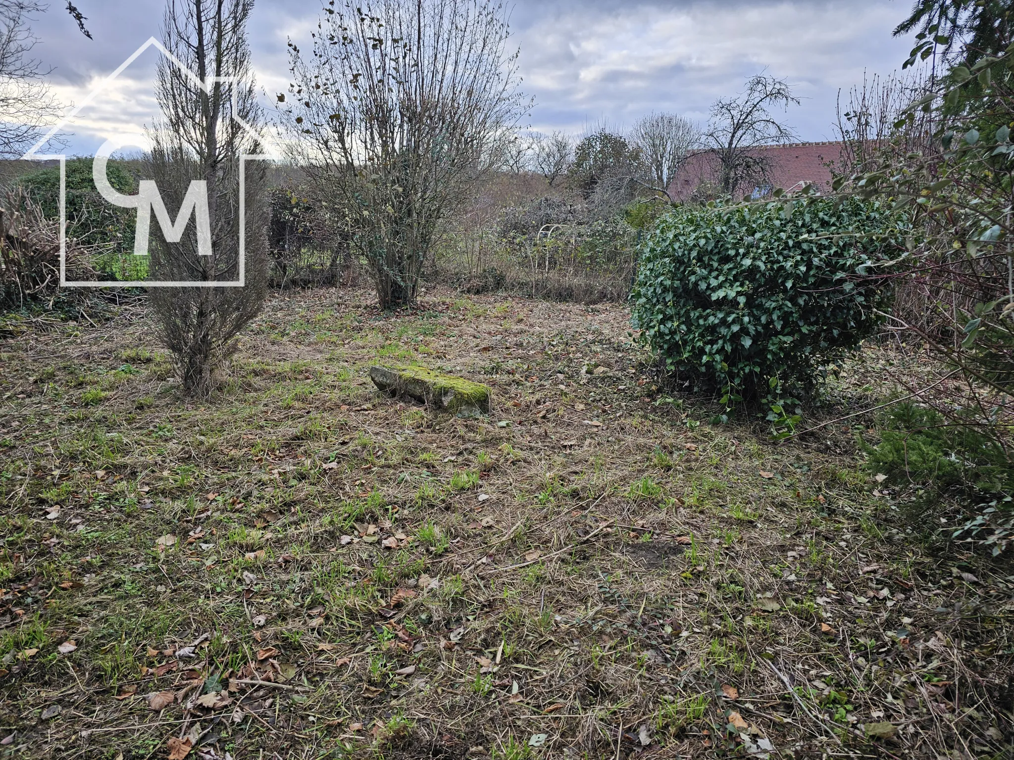 Maison de ville avec jardin à Garigny à vendre 