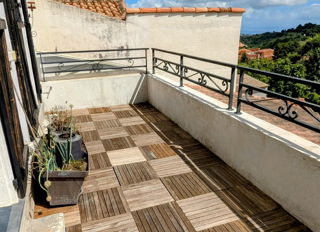 À vendre : Appartement 2 pièces avec terrasse et jardin à Vence 