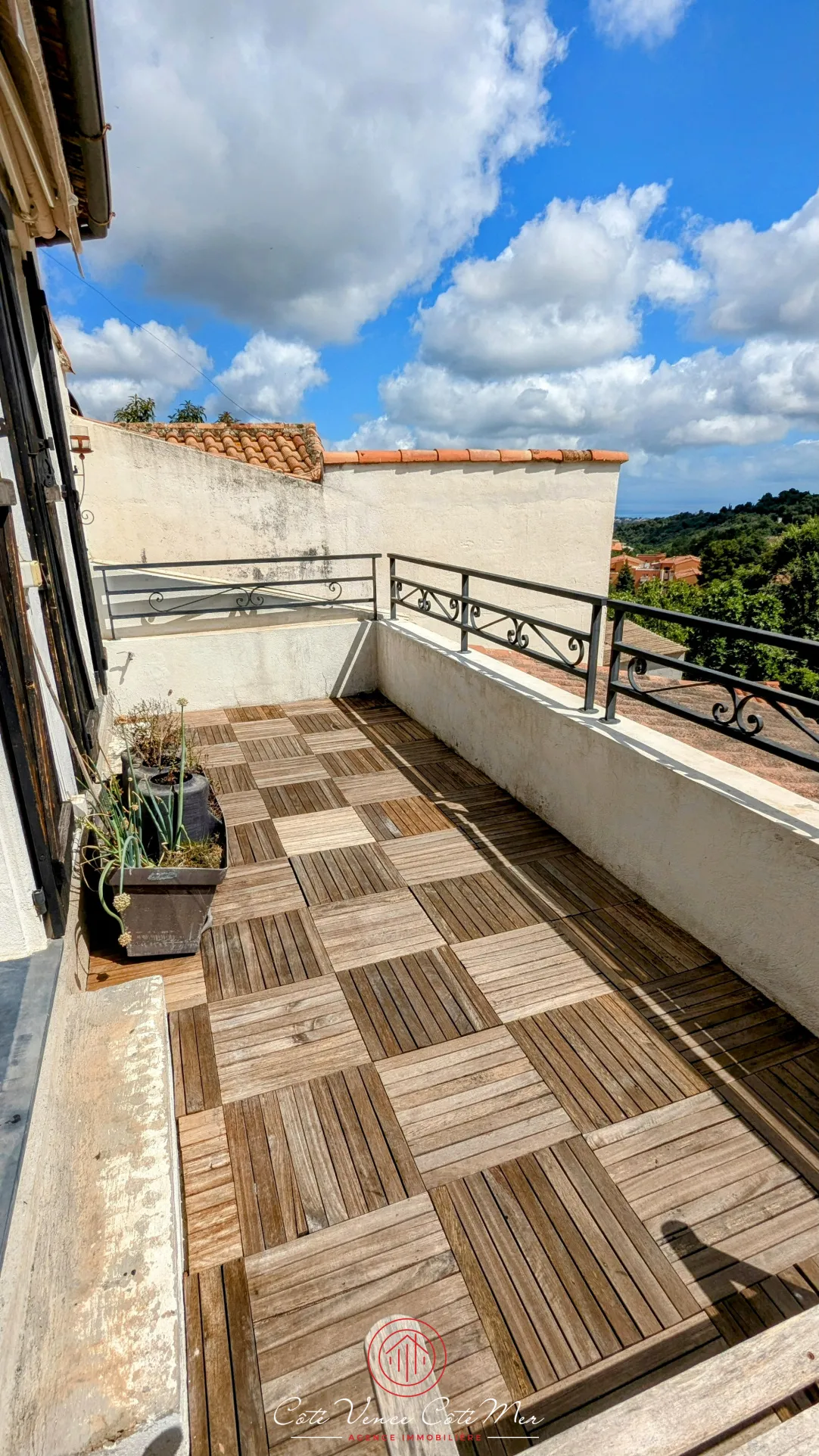 À vendre : Appartement 2 pièces avec terrasse et jardin à Vence 