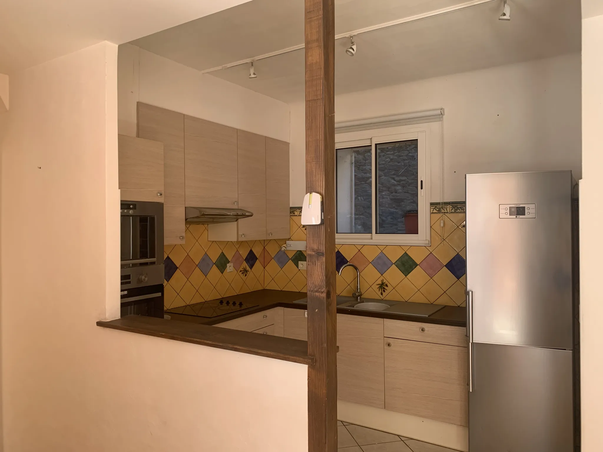 À vendre : Appartement lumineux T3 rénové à Port-Vendres 