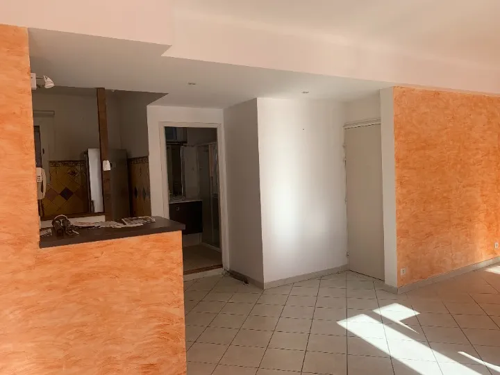 À vendre : Appartement lumineux T3 rénové à Port-Vendres 