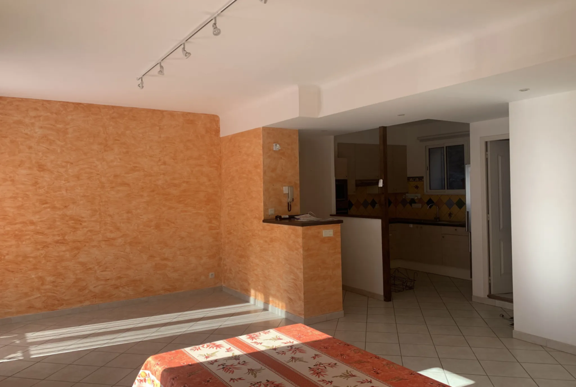 À vendre : Appartement lumineux T3 rénové à Port-Vendres 