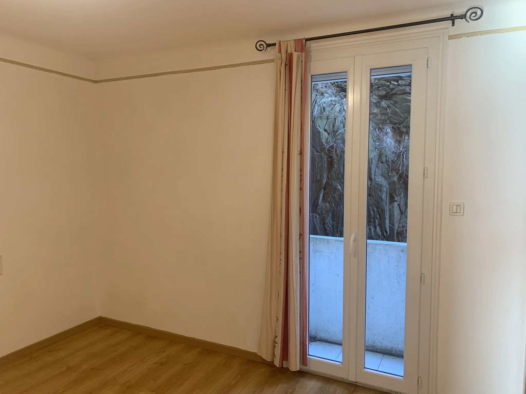 À vendre : Appartement lumineux T3 rénové à Port-Vendres 