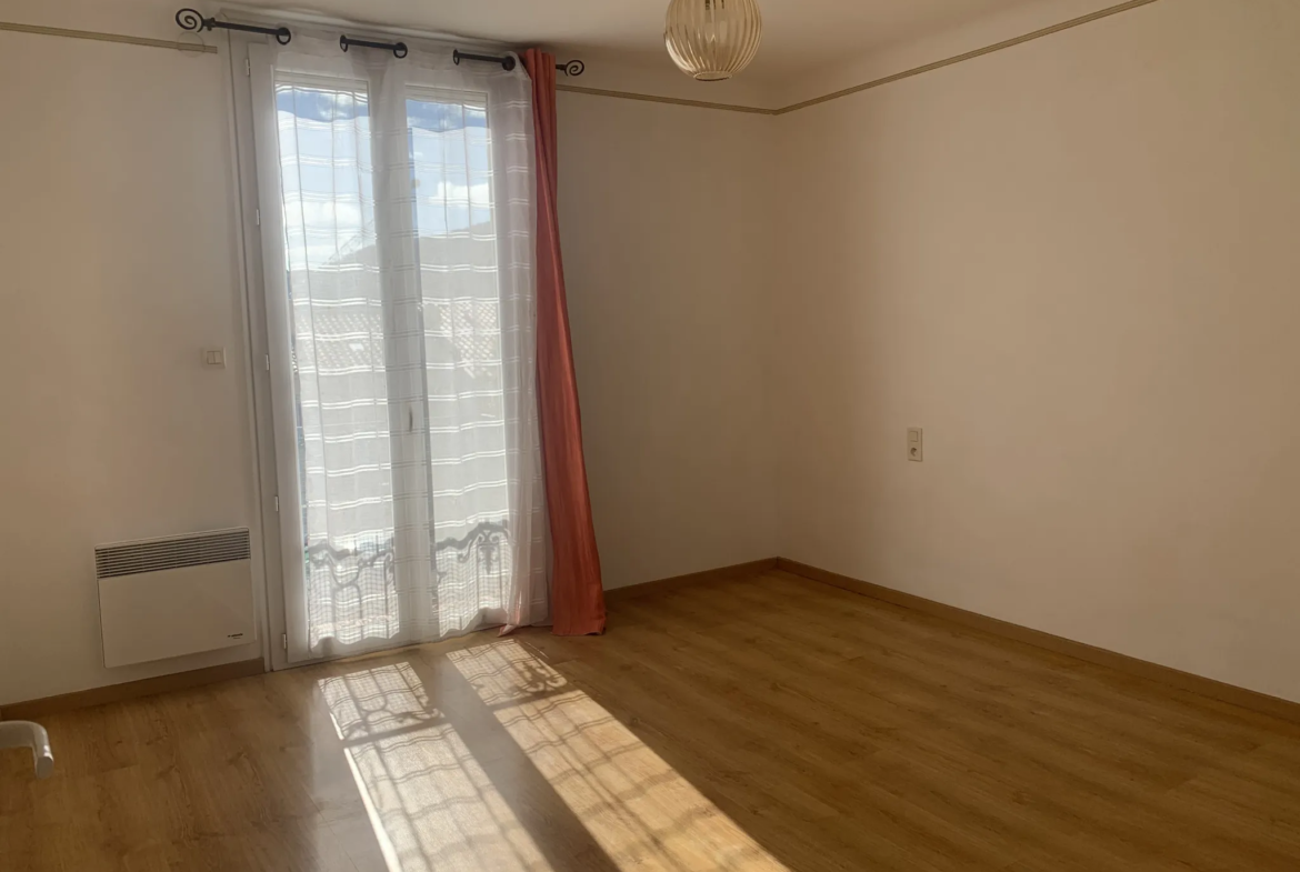 À vendre : Appartement lumineux T3 rénové à Port-Vendres 