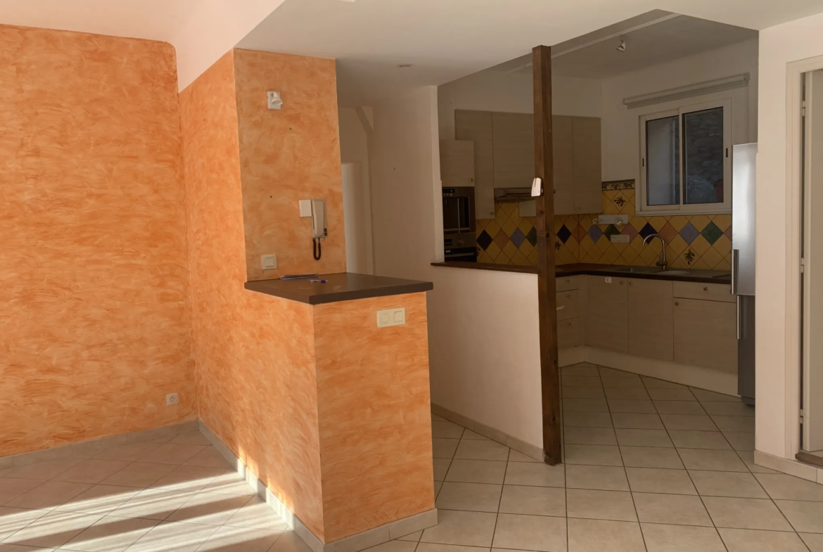 À vendre : Appartement lumineux T3 rénové à Port-Vendres 