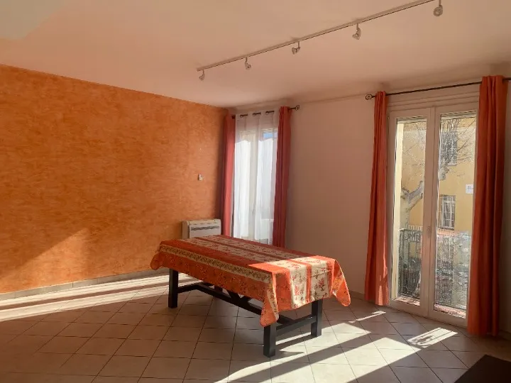 À vendre : Appartement lumineux T3 rénové à Port-Vendres 