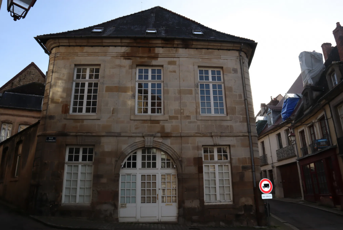 Vente appartement atypique en triplex à Autun 