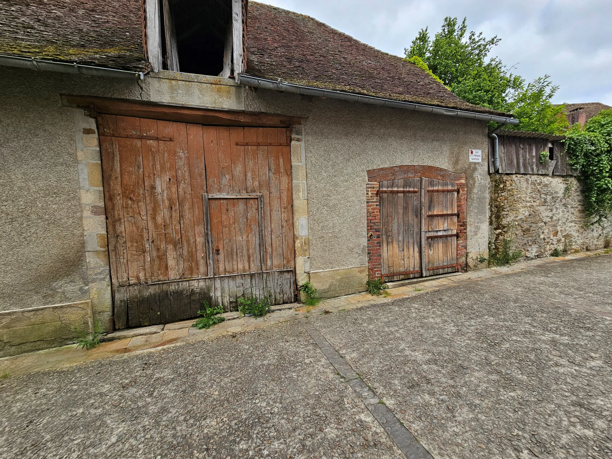 Maison avec grange attenante à Lubersac - 4 pièces à rénover 