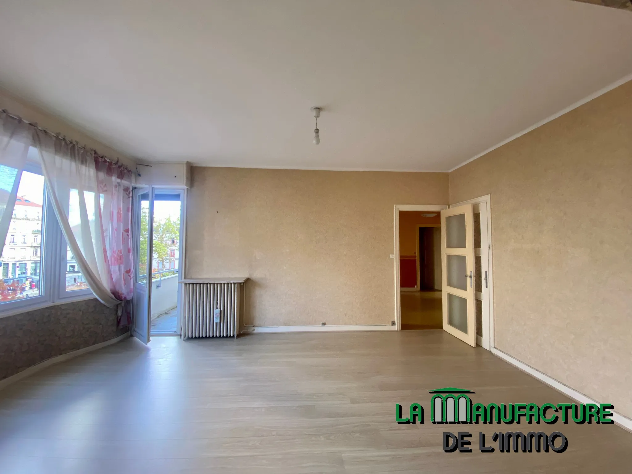 Appartement F6 à Saint-Etienne avec Vue sur Place Fourneyron 