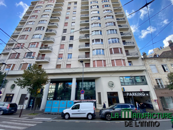 Appartement F6 avec balcon - Place Fourneyron, Saint-Étienne