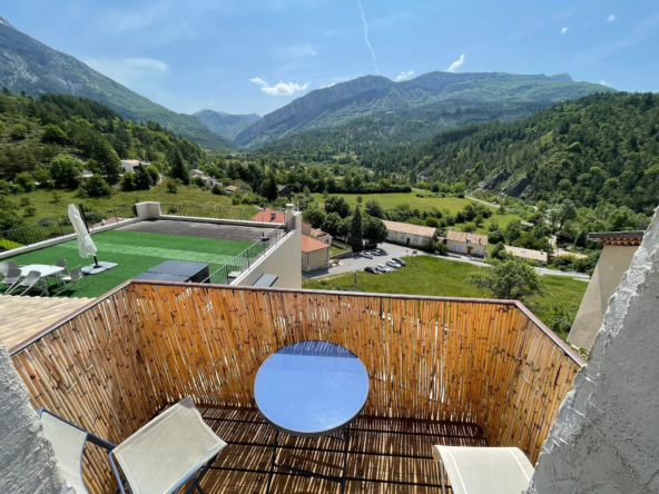 Maison avec Jardin Typique à Clamensane, Alpes-de-Haute-Provence