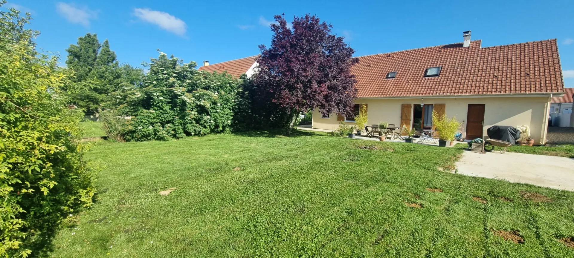 Maison traditionnelle à Auneau avec 4 chambres 