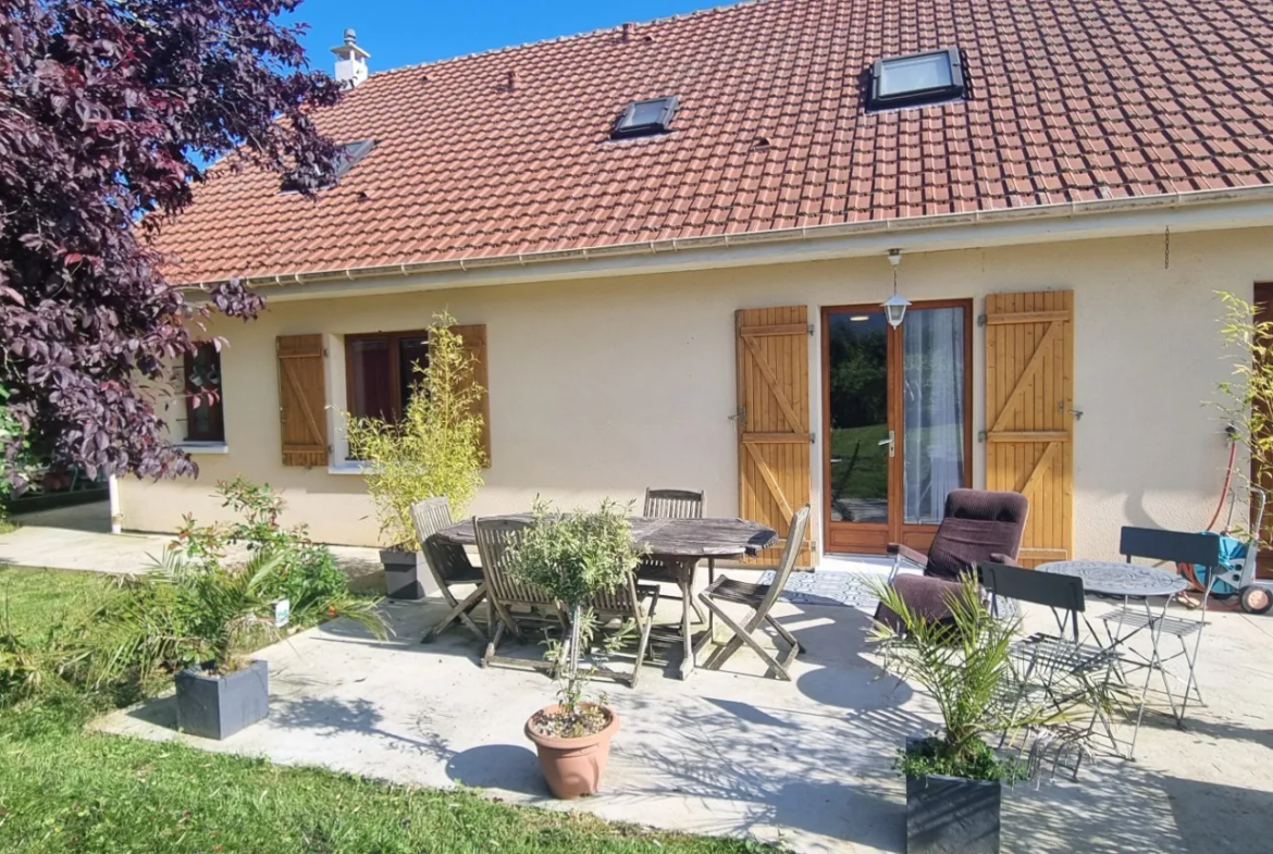 Maison traditionnelle à Auneau avec 4 chambres 