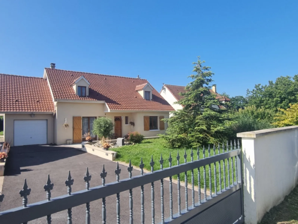 Maison traditionnelle à Auneau avec 4 chambres