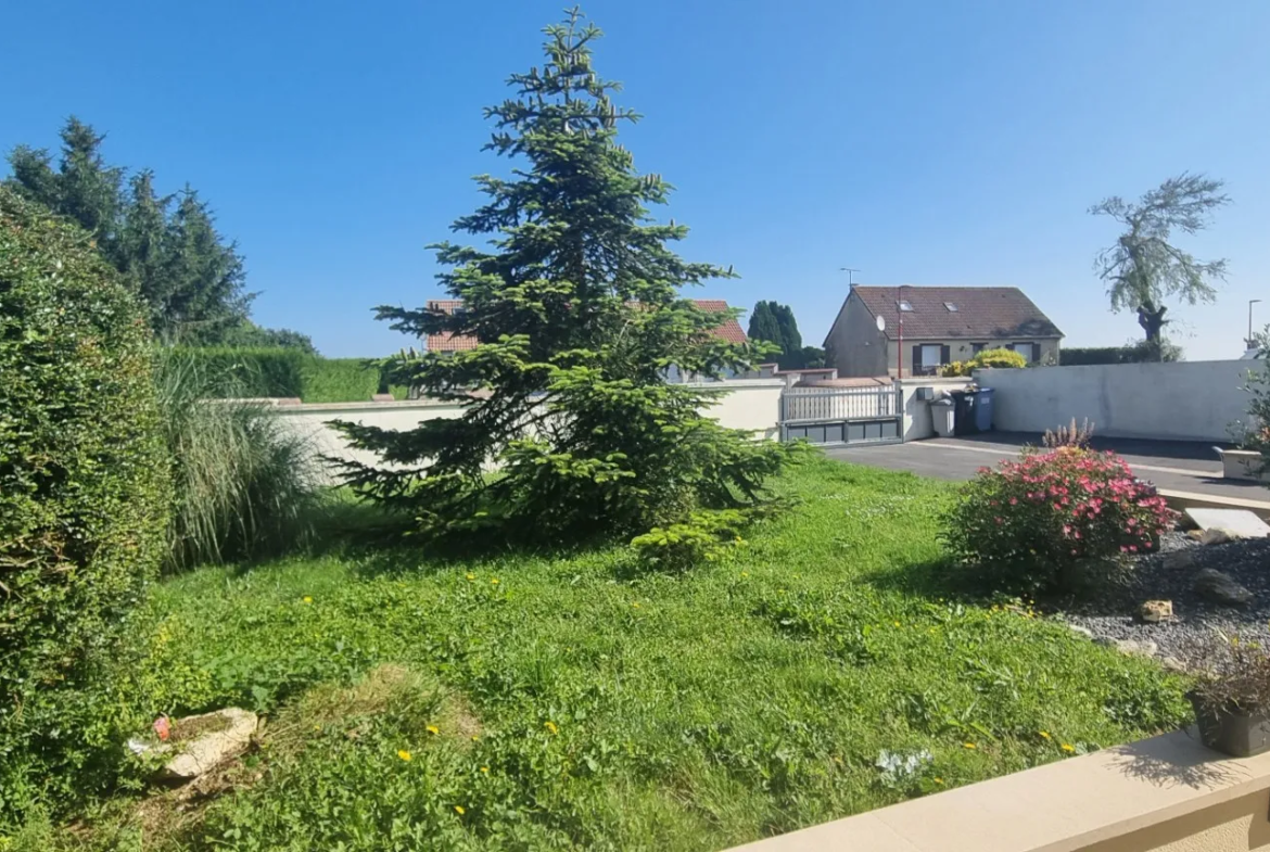 Maison traditionnelle à Auneau avec 4 chambres 