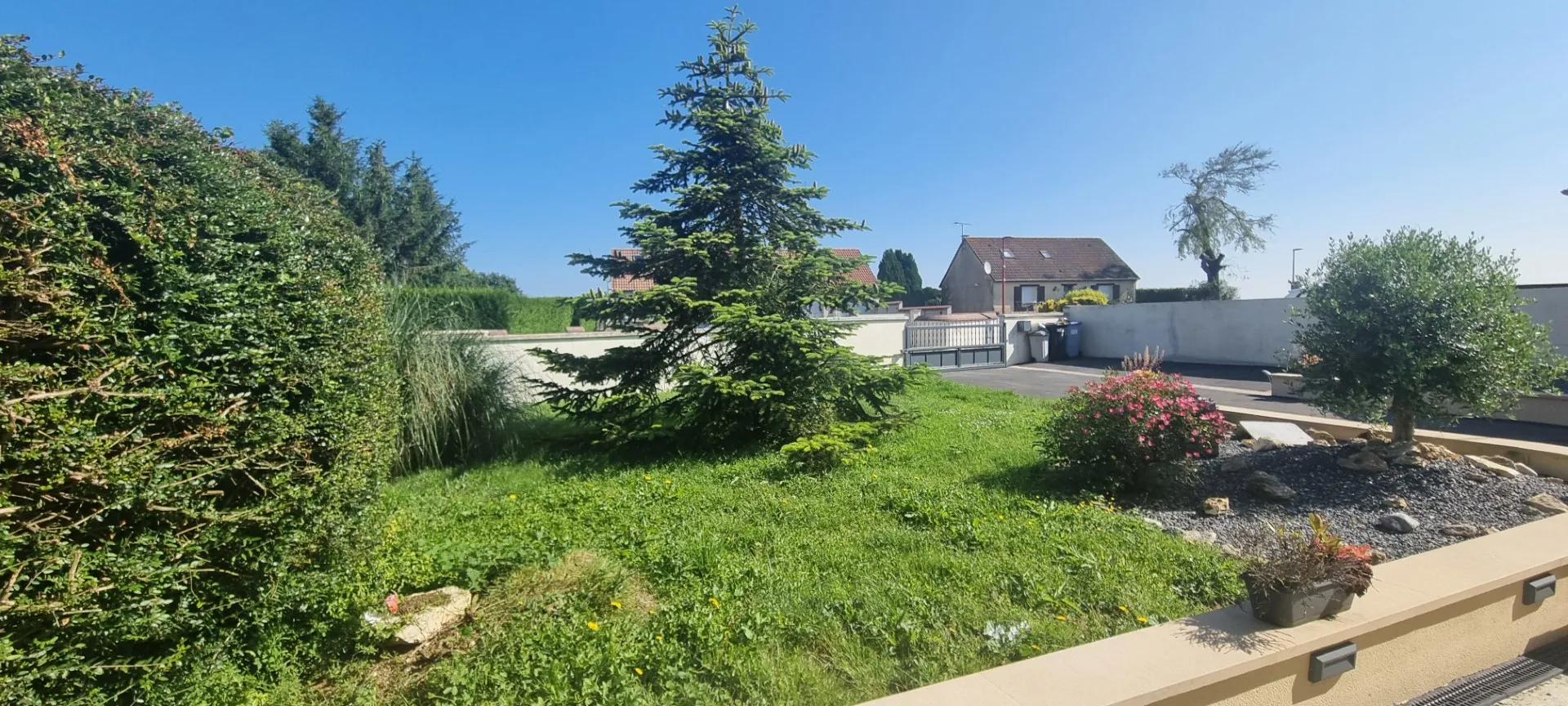 Maison traditionnelle à Auneau avec 4 chambres 