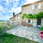 Charmante maison en pierre avec jardin à Penne d'Agenais