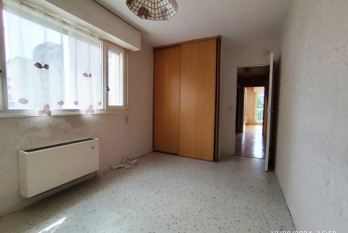 Appartement T2 à vendre à Pontoise avec balcon et parking 