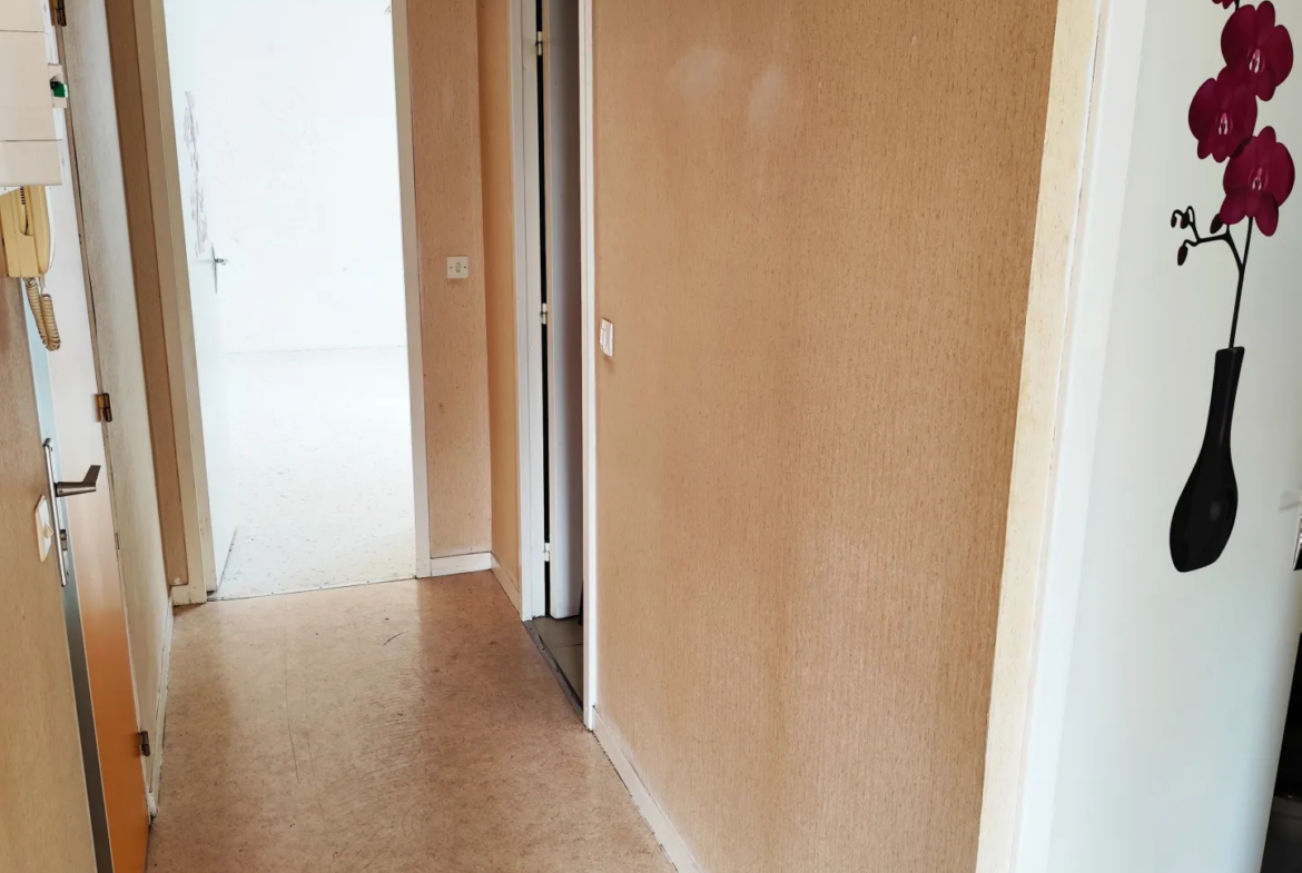 Appartement T2 dernier étage à vendre avec balcon à Pontoise 