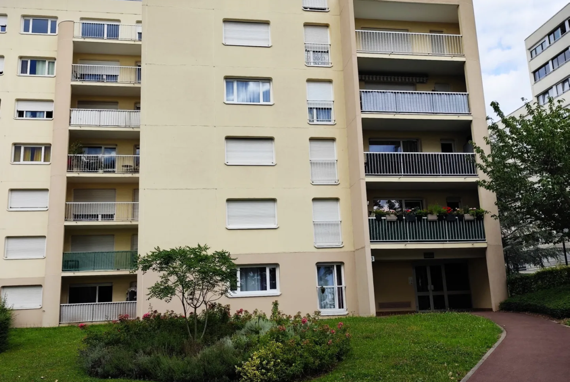 À vendre : appartement T2 dernier étage avec balcon à Pontoise 