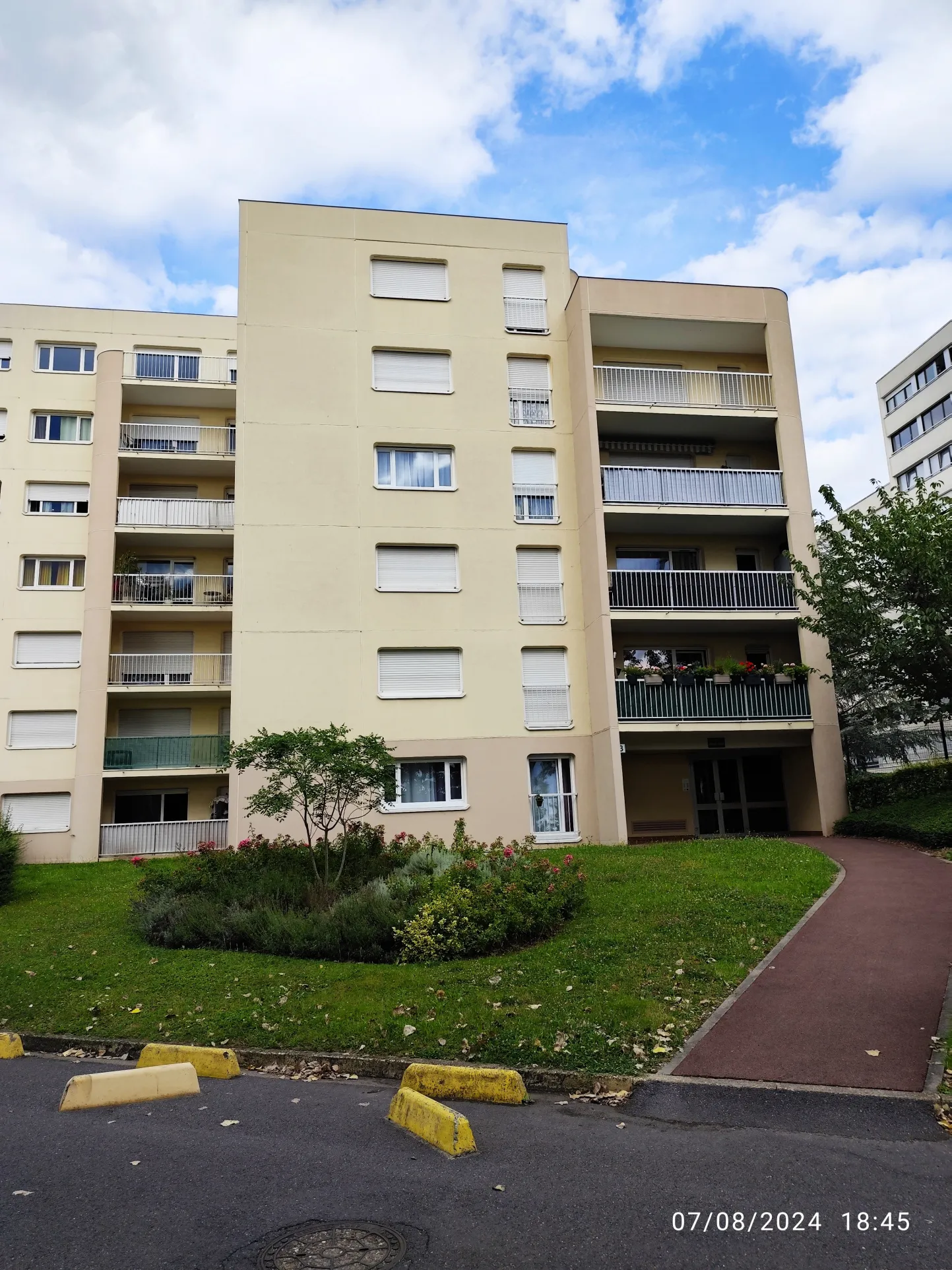 Appartement T2 dernier étage à vendre avec balcon à Pontoise 