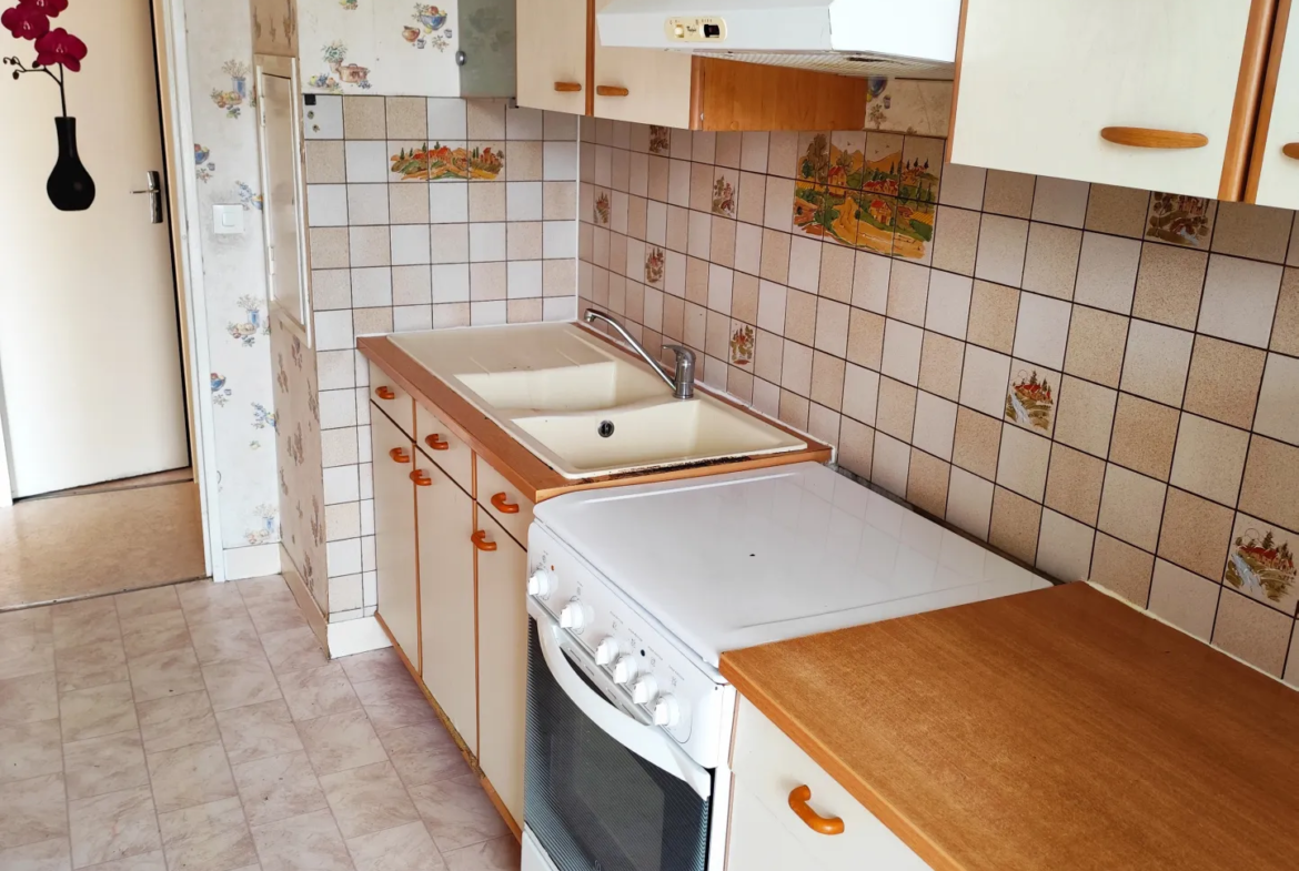 Appartement T2 dernier étage à vendre avec balcon à Pontoise 