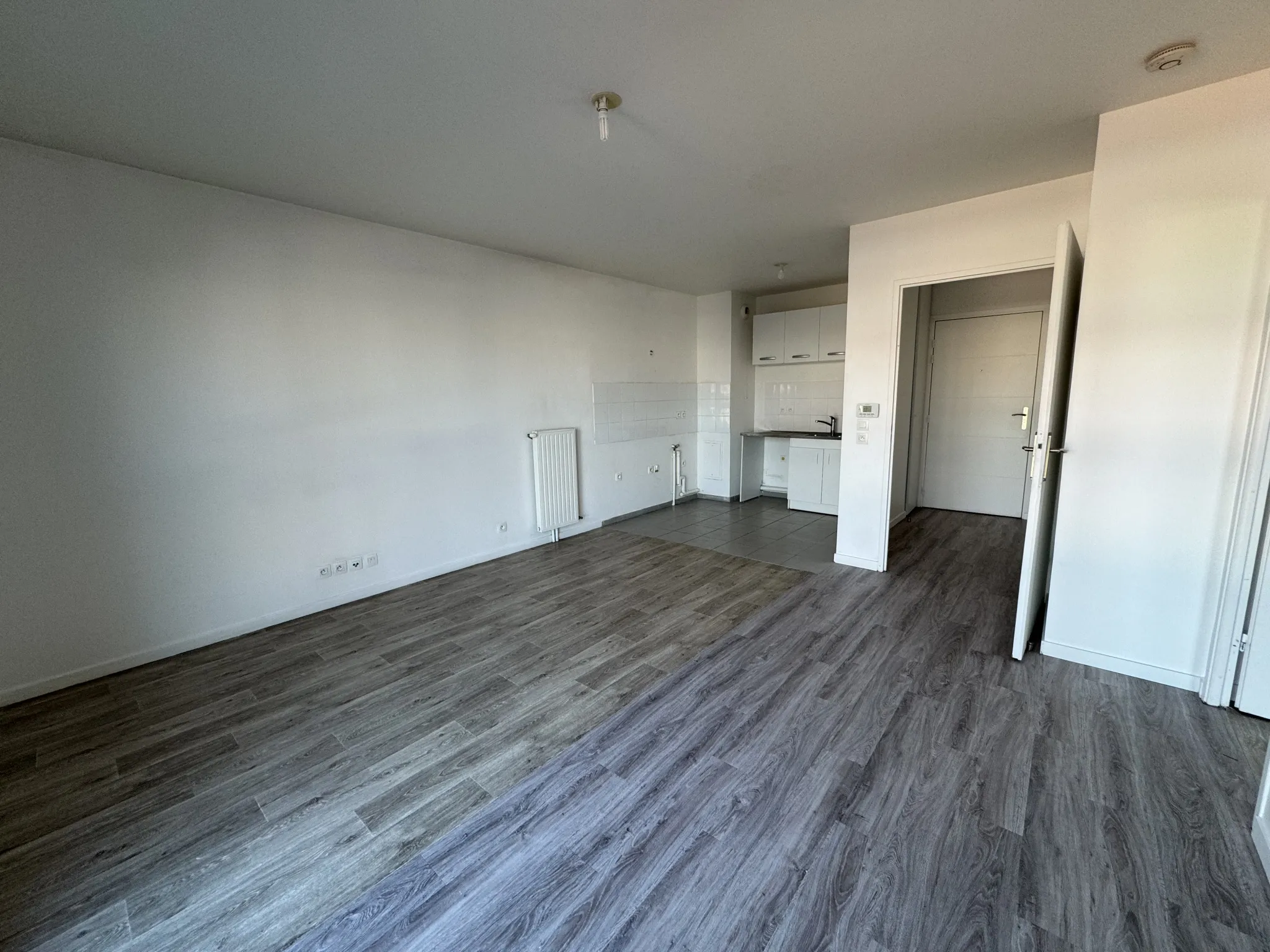 Appartement DEUX pièces de 43m2 à Cergy-le-Haut 