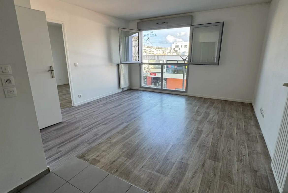 À vendre : Appartement 2 pièces de 43 m² à Cergy-le-Haut 