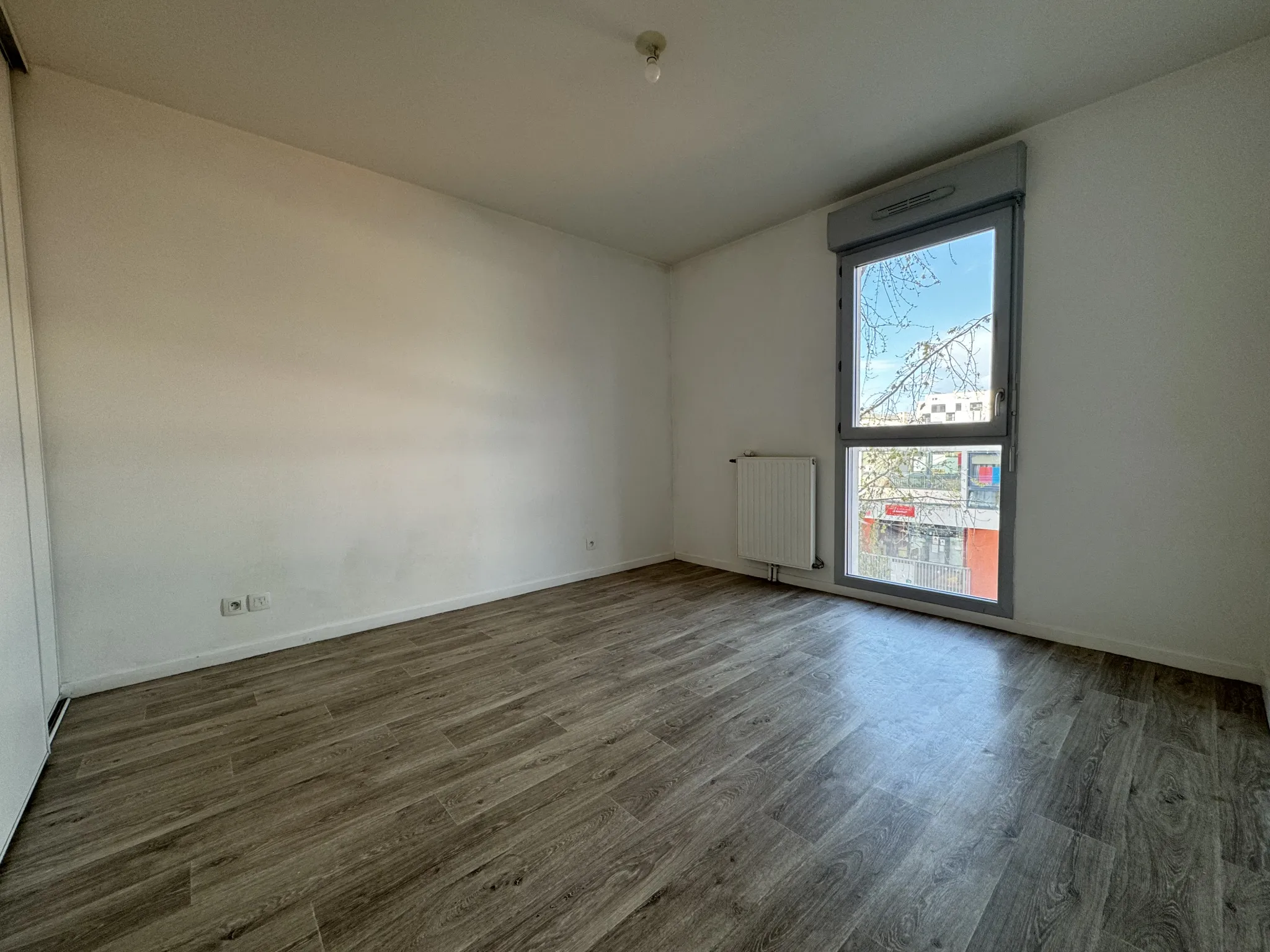 Appartement DEUX pièces de 43m2 à Cergy-le-Haut 