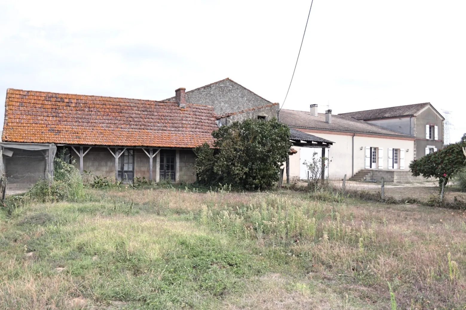 Ancienne Ferme Viticole avec Potentiel près de Bordeaux 