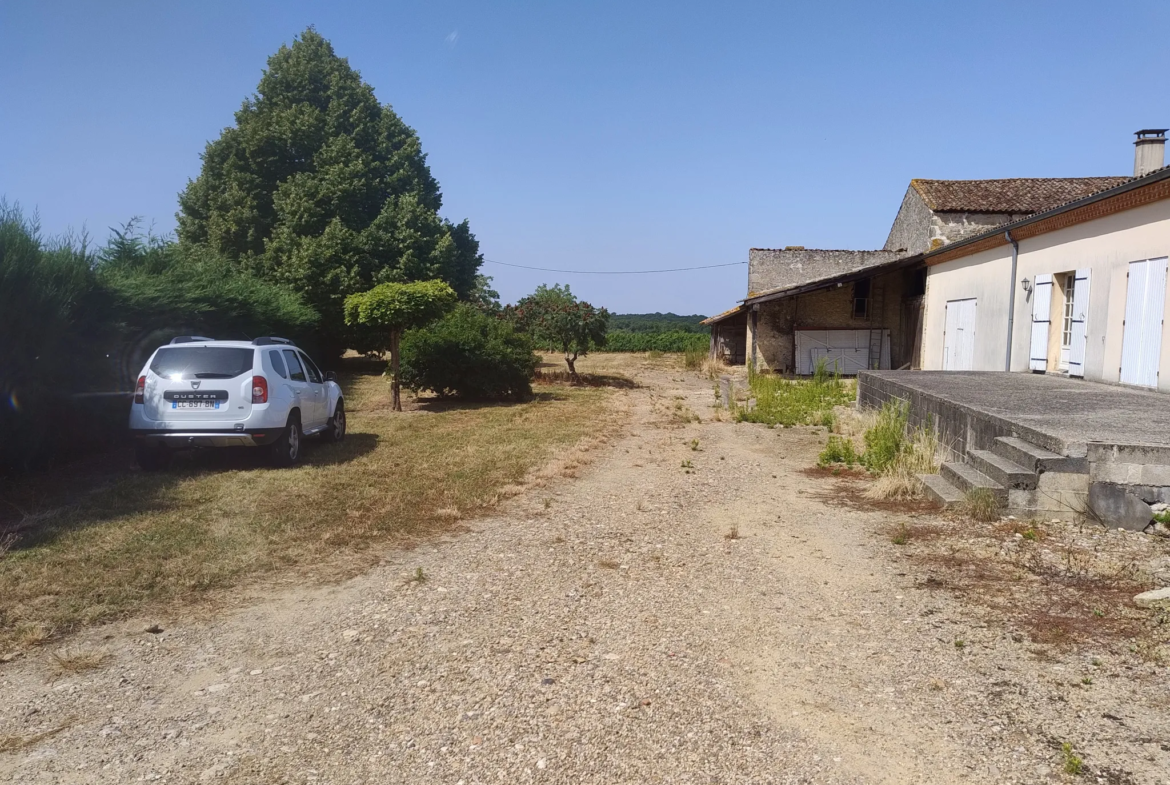 Ancienne Ferme Viticole avec Potentiel près de Bordeaux 