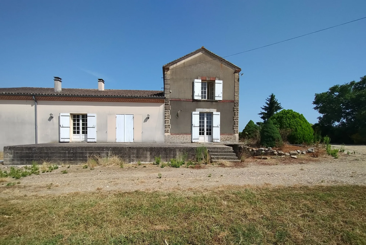 Ancienne Ferme Viticole à Caplong - Idéale pour projets touristiques 