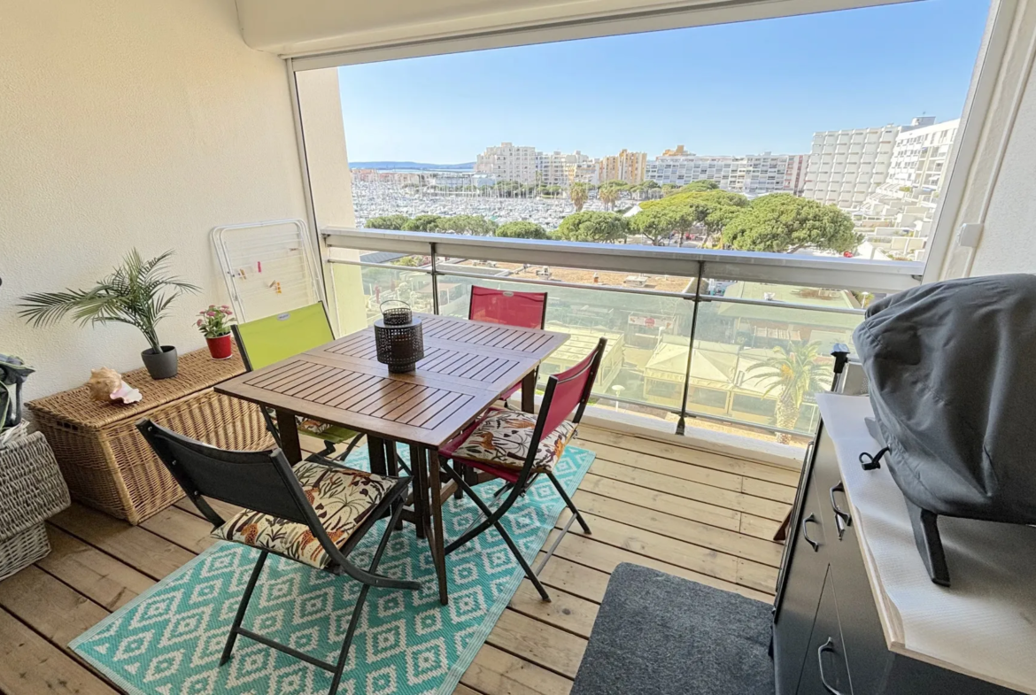 Appartement F2 à Carnon avec terrasse et vue sur le port 