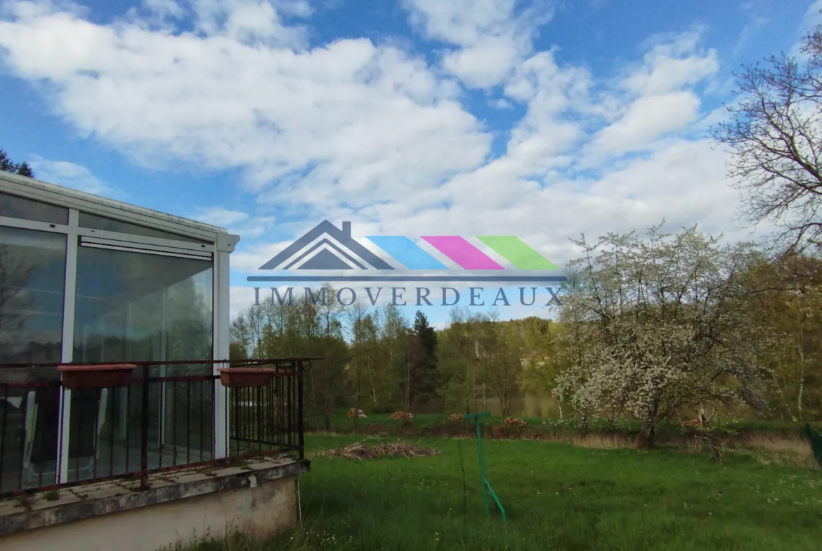 Maison individuelle avec vue sur étang et grand terrain 