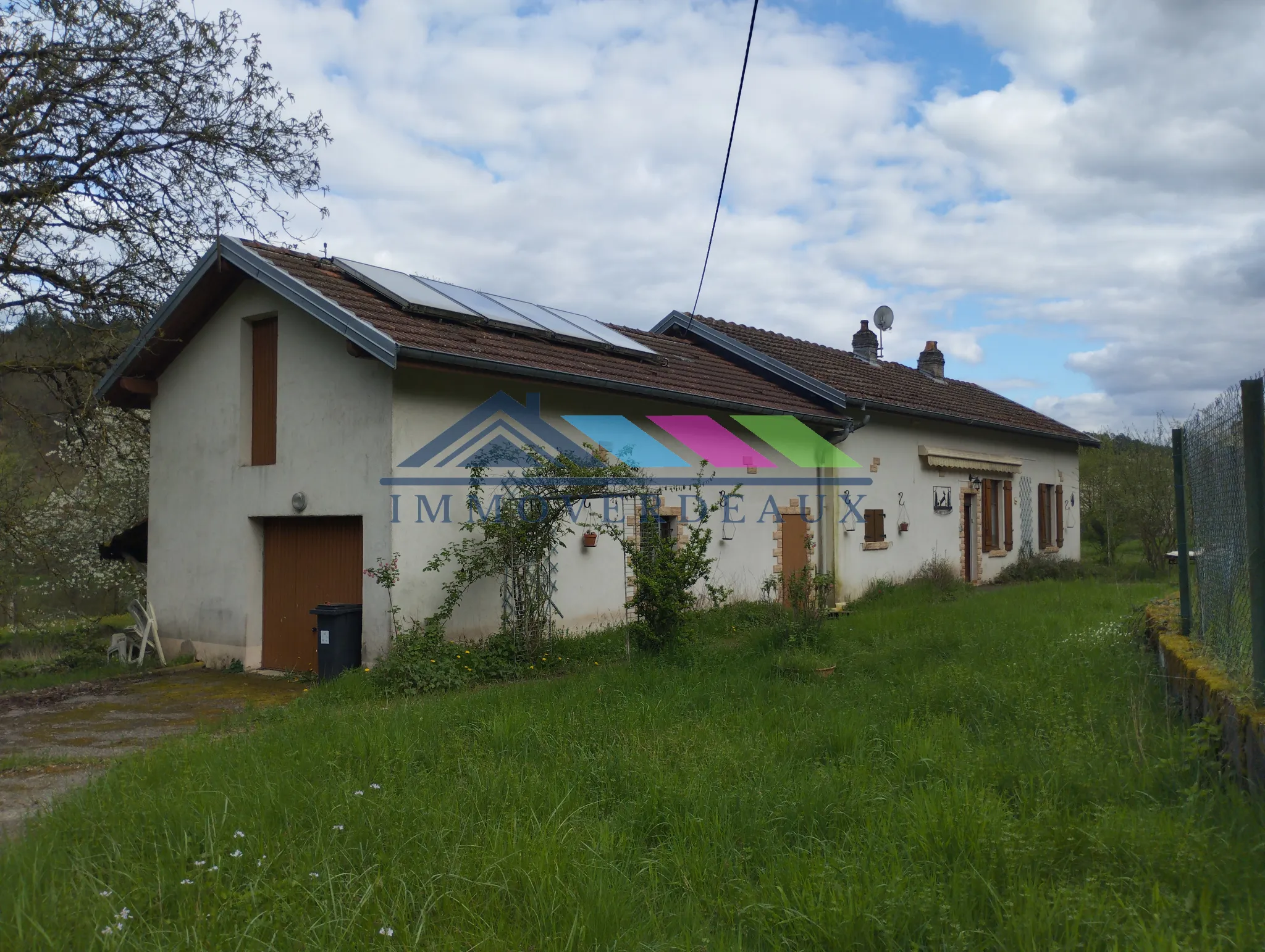 Maison individuelle avec vue sur étang et grand terrain 