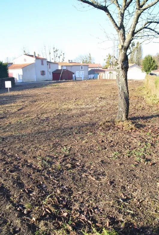 Terrain à bâtir non viabilisé à Sainte Hermine - 1202 m² 